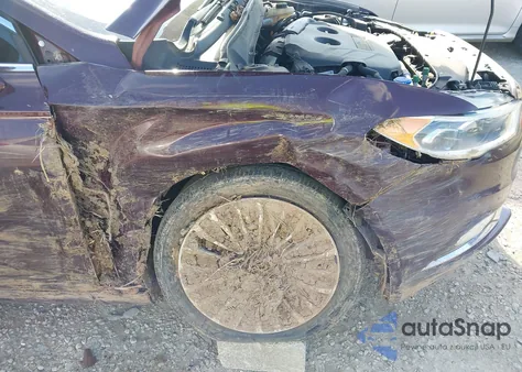 2017 Ford Fusion Titanium z USA, uszkodzony, nr VIN 3FA6P0D90HR231500